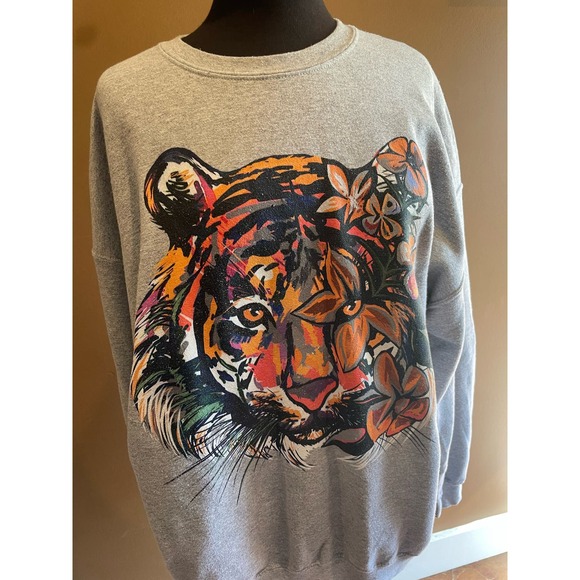 Gildan Tops - Women's Plus Abstract Tiger Floral Sweatshirt Gray 2X XXL GUC
